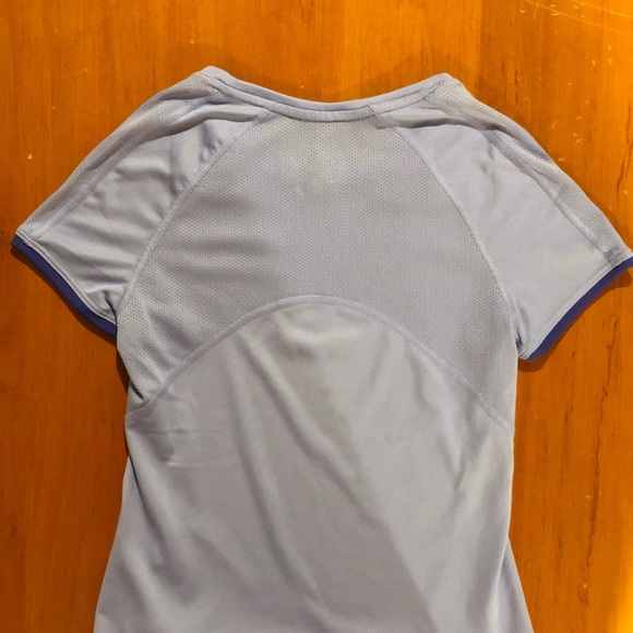 Nike Short Sleeve Shirt - Picture 2 of 3